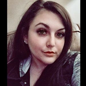 Meet your Posher, Carrie